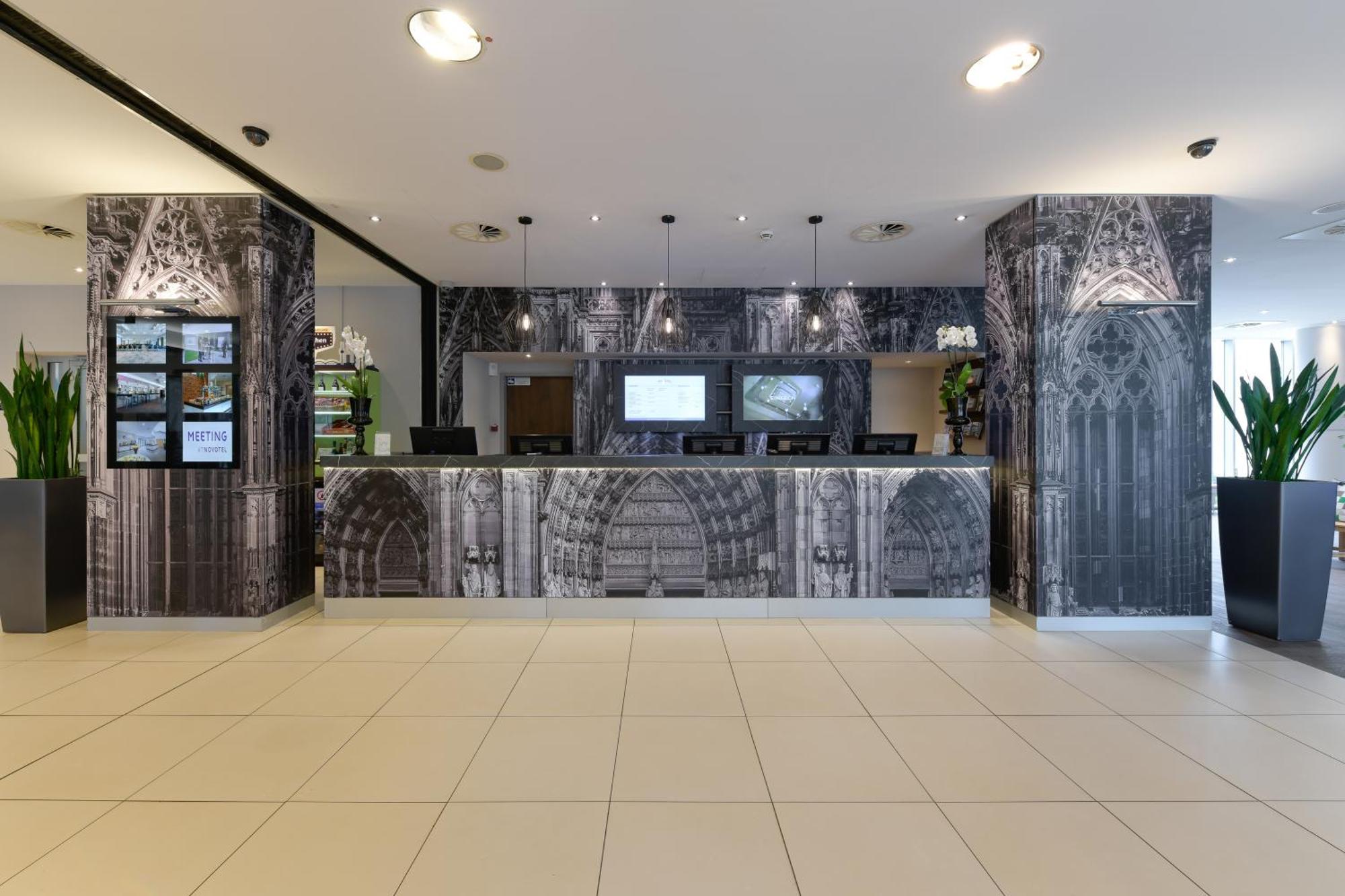 Novotel Koeln City Экстерьер фото